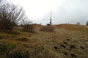 09 Salgo a dx sentierino per il ripetitore